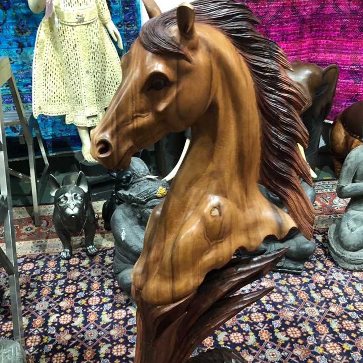 carved-horse-head