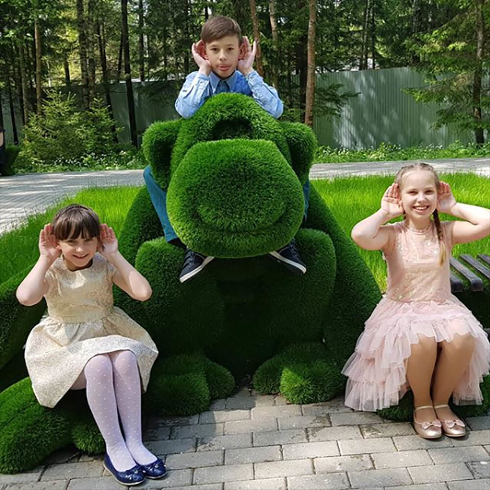 gartenfigur-affe-sitzend-topiary-gfk-kunstrasen-louie_8