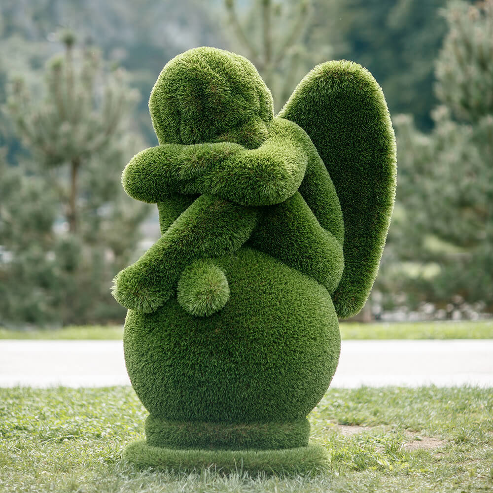 gartenfigur-engel-auf-kugel-formschnitt-aus-kunststoff-zak
