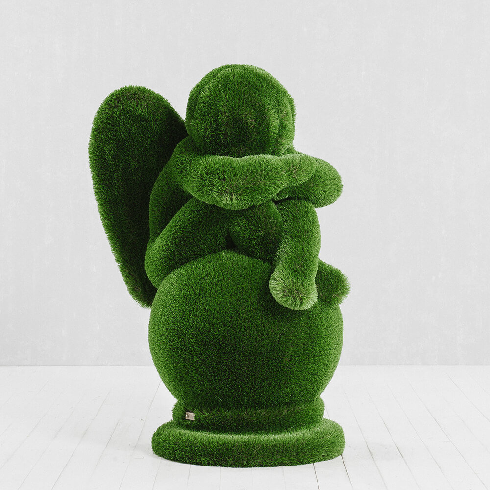 gartenfigur-engel-auf-kugel-formschnitt-aus-kunststoff-zak_3