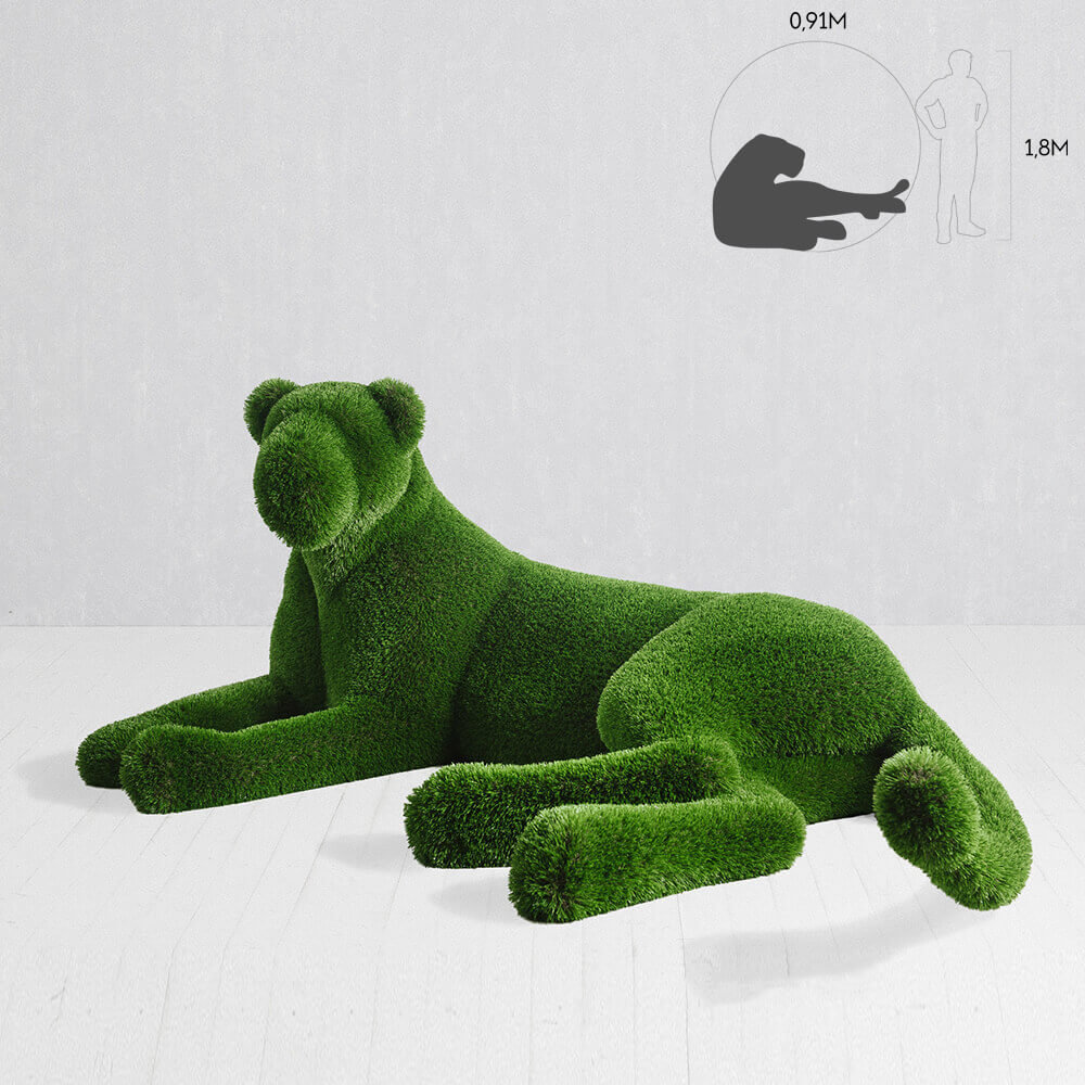 gartenfigur-loewin-liegend-formschnitt-aus-gfk-kunstrasen-sarabi