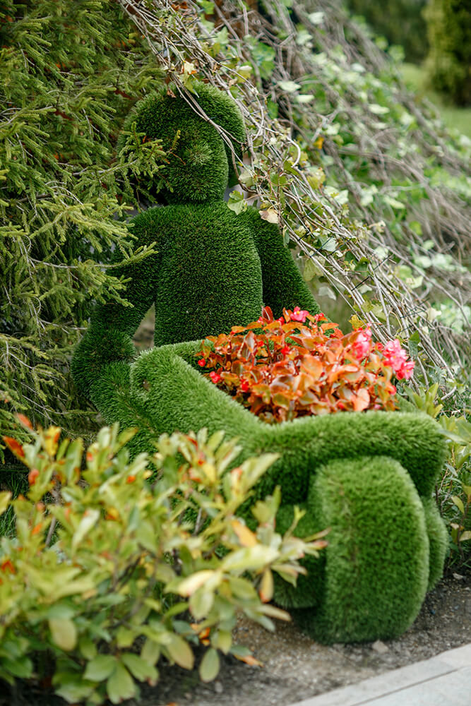 gartenfigur-mann-mit-schubkarre-topiary-kunststoff-uesli_9