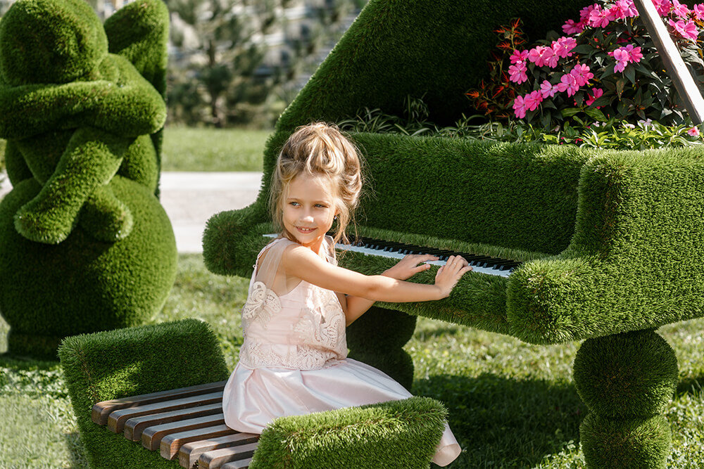 klavier-als-gartenplastik-topiary-gfk-kunstrasen-finnjo_4