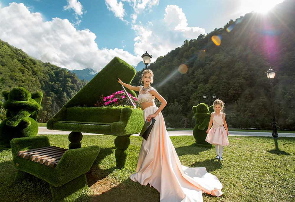 klavier-als-gartenplastik-topiary-gfk-kunstrasen-finnjo_5