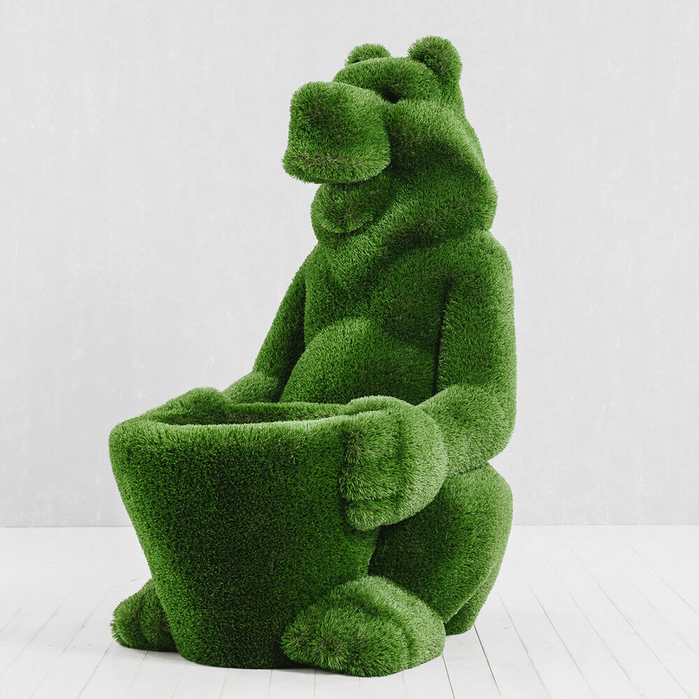skulptur-baer-mit-korb-glasfaserkunststoff-kunstrasen-gruen-boog_3