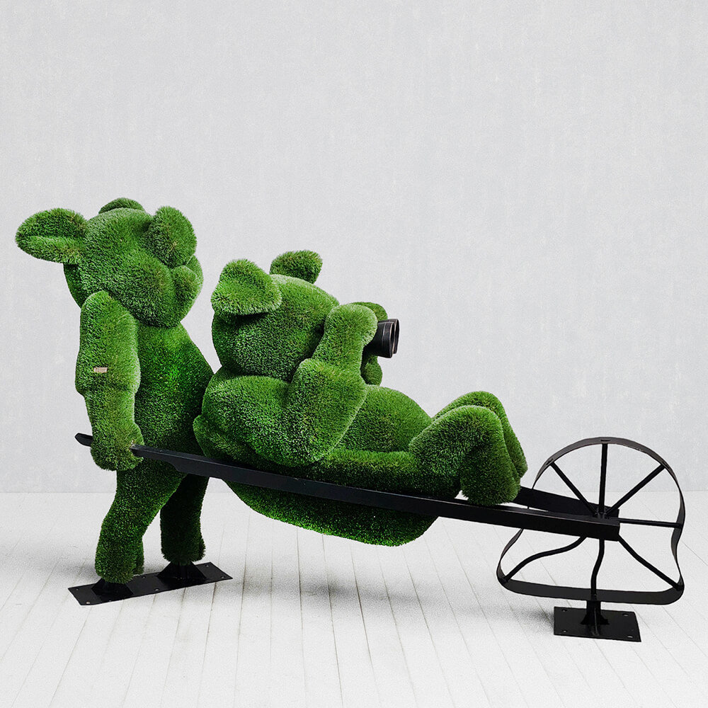 topiary-gartenfigur-schweinchen-aus-metall-gfk-kunstrasen-3-kleine-schweinchen_2