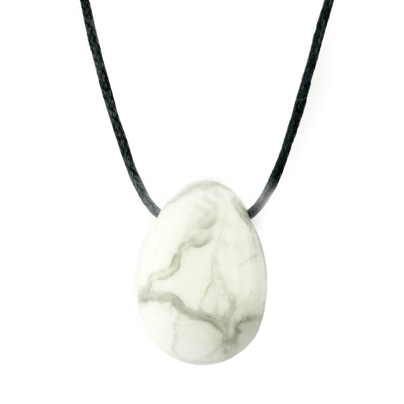 howlite-pierre-percee-sur-cordon